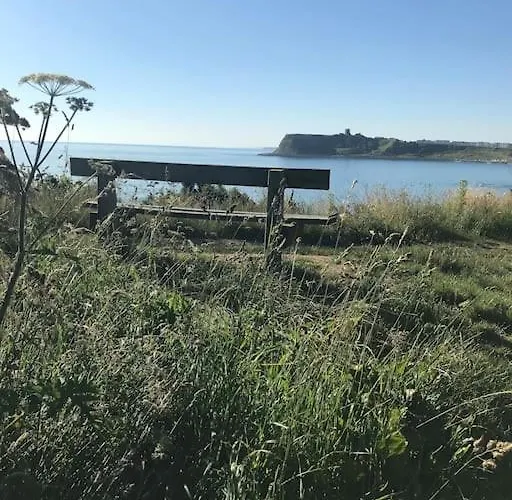 Cosy Bay Scarborough